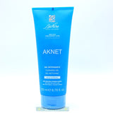 Aknet gel detergete purificante scrubs per pelle grassa con acne